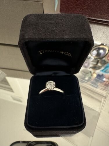 Tiffany Co Setting Platinum 1.03ct Round G VS2 Diamond Platinum Engagement Ring - Image 3