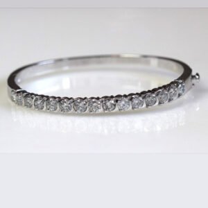 3.00 Carat Total Weight Platinum Hinged Bangle Bracelet