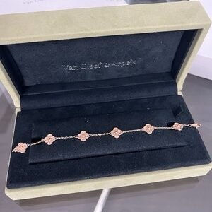 van cleef arpels Sweet Alhambra bracelet, 6 motifs