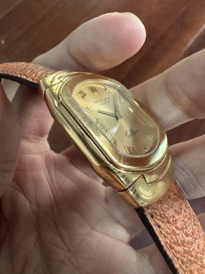 Rolex Cellini 18K YG Black Quartz Watch (Ref.6633) - Image 4