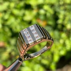 1.00 Carat Diamond Ring/Band, 10 Karat, 1980s Ben Dannie Original Design