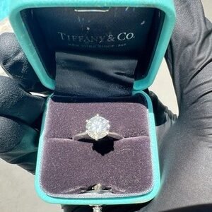 $40k MSRP Tiffany & Co 1.78 I/VS2 Round Diamond Plat Engagement Ring Size 5.25