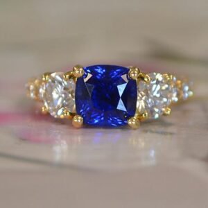 4.20+ TCW Big Natural No Heat Vivid Kashmir Blue Color,Sapphire Diamond Ring GIA