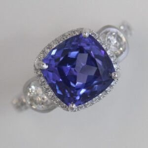 Tanzanite Natural 5.25 + Ct Big Ring Vivid Blueish Purple, Block D, GIA