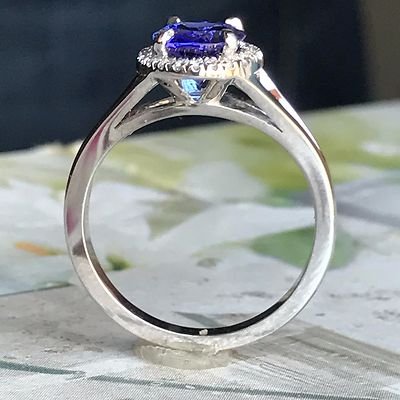 Oval Amazing Violet Tanzanite With Diamond Engagement Halo Ring - 18k White Gold - Image 4