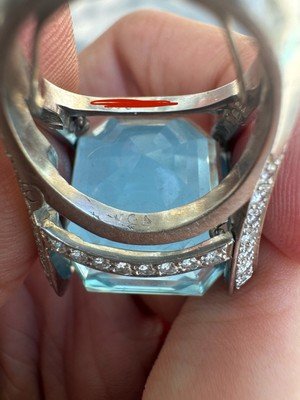 Van Cleef & Arpels 40.50 Carat Beautiful Blue Aquamarine & Diamond Gold Ring - Image 7