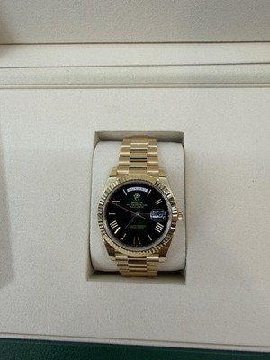 Rolex 2025 NIB Day-Date President 40MM 18K gold 228238 Green Ombr'e Oyster - Image 3