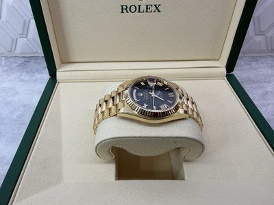 Rolex 2025 NIB Day-Date President 40MM 18K gold 228238 Green Ombr'e Oyster - Image 5