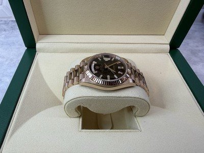 Rolex 2024 228235 Day-Date 40mm Eisenkiesel Dial Rose Gold Box Papers - Image 4