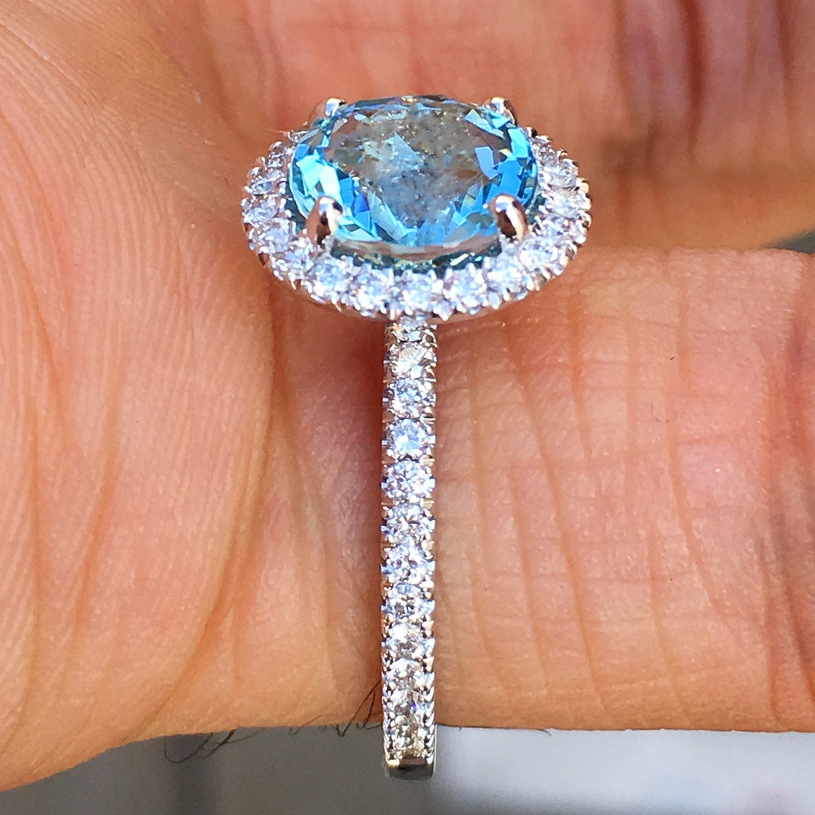 Round Amazing Blue Aquamarine With Diamond Halo Ring - 18k White Gold - Image 3