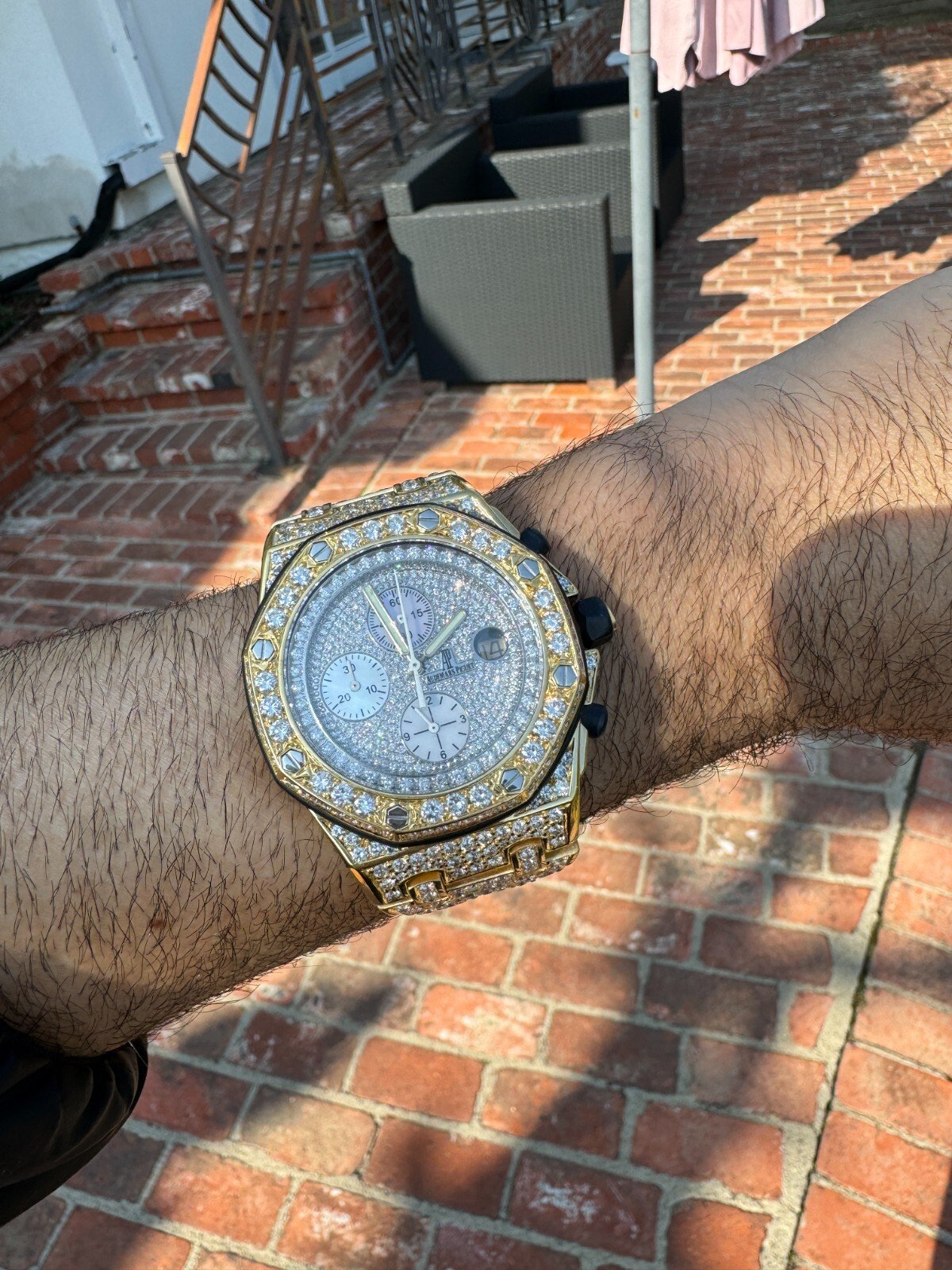 AUDEMARS PIGUET OFFSHORE 42MM BRICK VS CUSTOM DIAMOND WATCH AMAZING PIECE! - Image 5