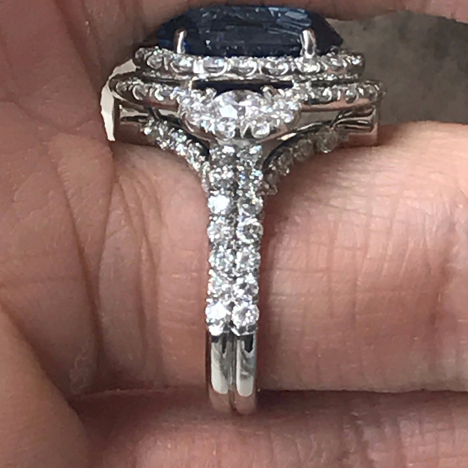 Big Oval Ceylon Sapphire Engagement Ring - 11.80 + Carat TW - 18k white gold - Image 5