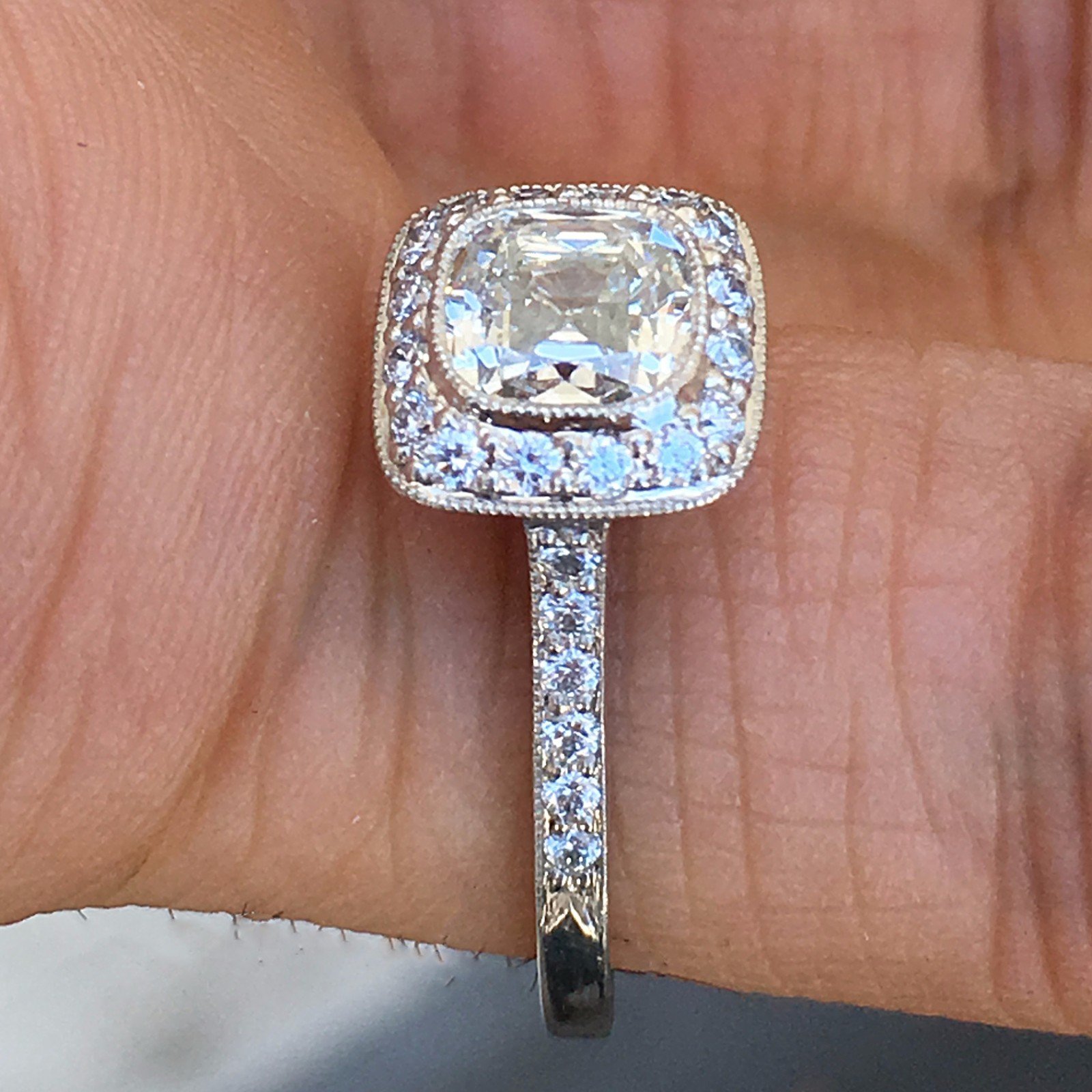 Tiffany & Co. Legacy Cushion Diamond Engagement Ring 1.43 CTW - H VVS2 -Platinum - Image 4