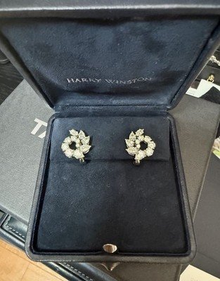 Harry Winston Garland Cluster Large Diamond Earrings - 4.70 Carats - Image 2