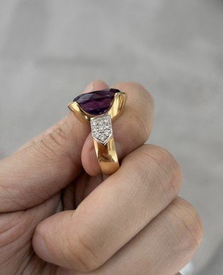 Carl F. Bucherer 18k Yellow Gold Amethyst & Diamond Ring - Image 2