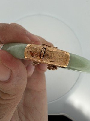 Vintage 14K Yellow Gold Green Jade Bangle 8.8mm Wide Hinged 7" Solid - Image 4