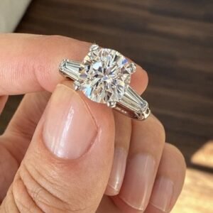 3.14 Carat Beautiful Old Round Cut Diamond Ring with Baguettes