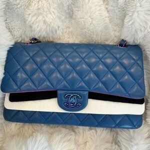 Auth CHANEL 16S Iridescent Blue Lambskin Medium Classic Double Flap Bag