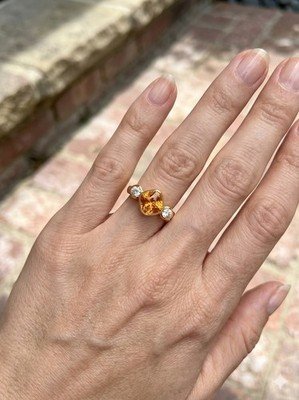 4.32ct Orange-Yellow Sapphire & Diamond Three-Stone Ring 18K Yellow Gold - Image 2