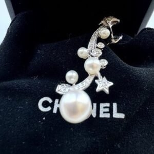 CHANEL 18K White Gold Diamond Pearl Comete Perlee Ear Cuff Single Earring J11690